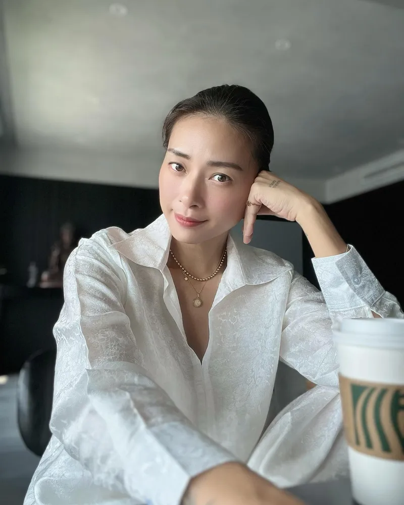 Khám phá vẻ đẹp đầy gợi cảm qua ảnh Ngô Thanh Vân