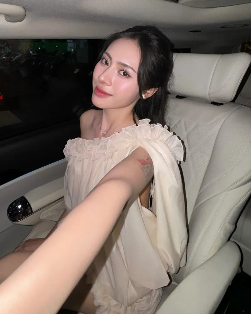 Ngọc Matcha nổi bật với vẻ ngoài trong sáng, thu hút mọi ánh nhìn