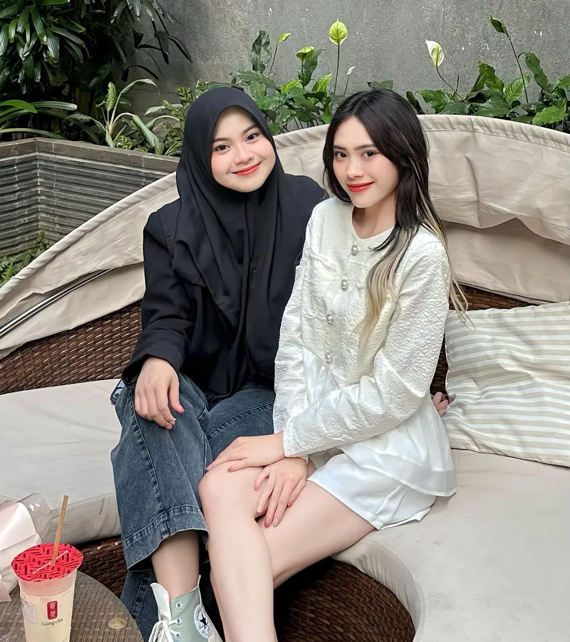 Sự cute của Ngọc Matcha cùng người bạn ngoại quốc lan tỏa niềm vui đến mọi người