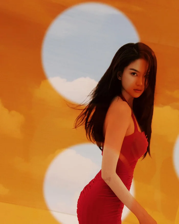 Ngọc Trinh thả dáng nuột nà đẹp không tì vết