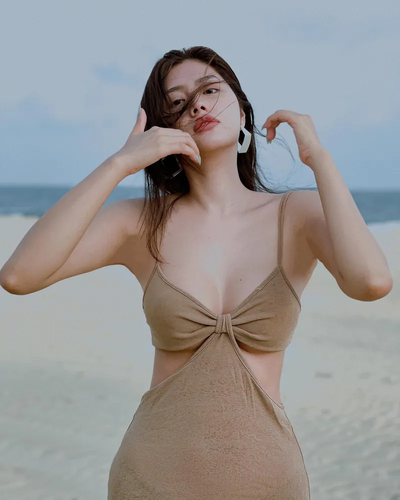 Phạm Huỳnh Tiên bikini nude