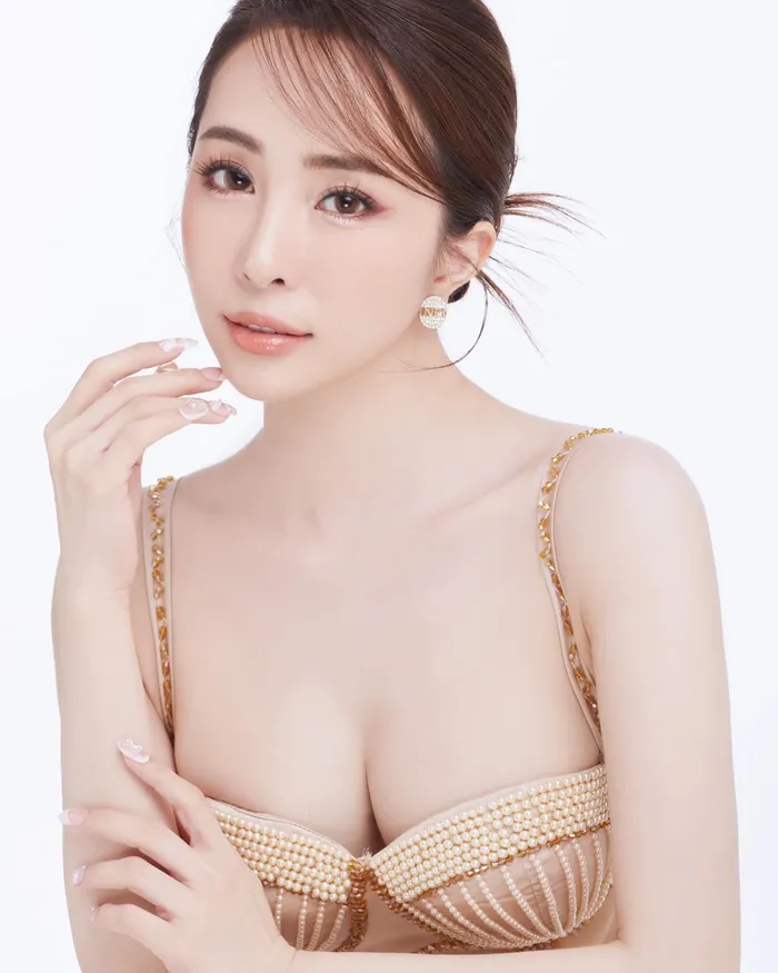 ngắm quỳnh nga sexy thu hút mọi ánh nhìn