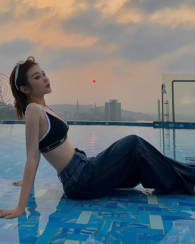 Ở tuổi 33 trông Ribi Sachi xinh đẹp như mới đôi mươi