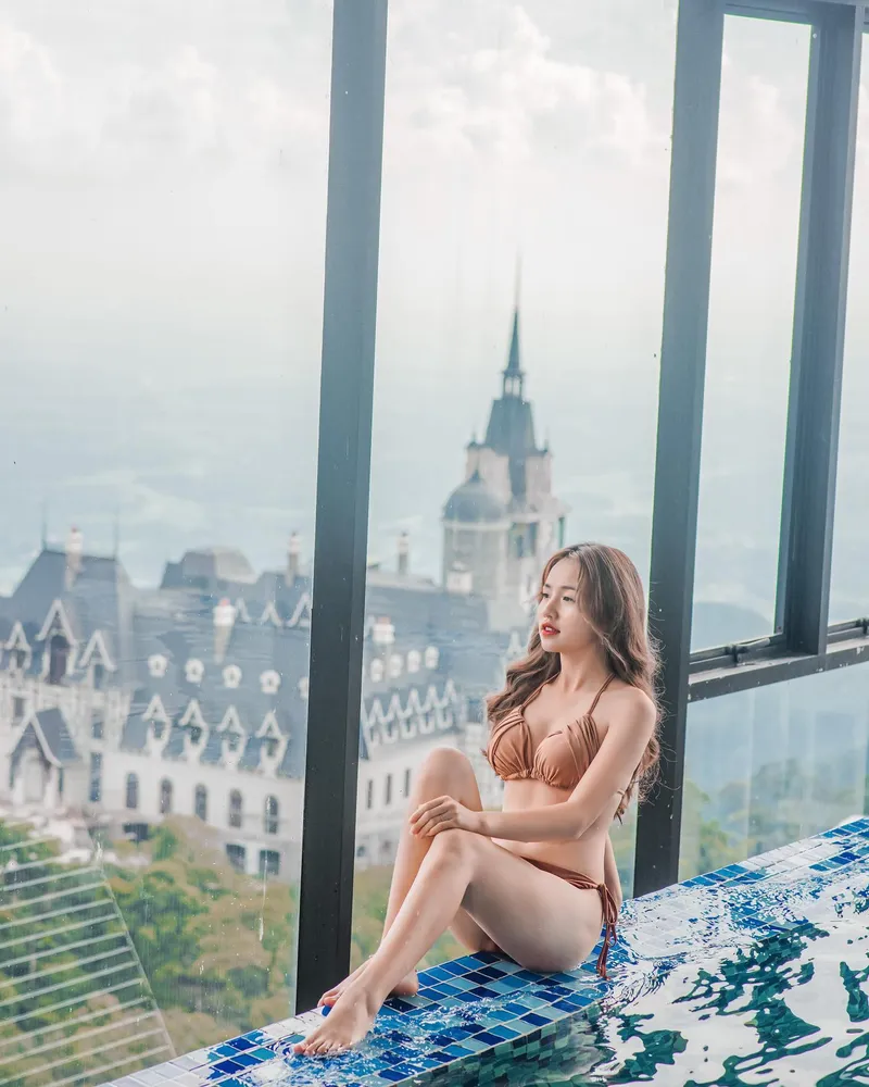 Thị Nhung khoe ngực to tròn