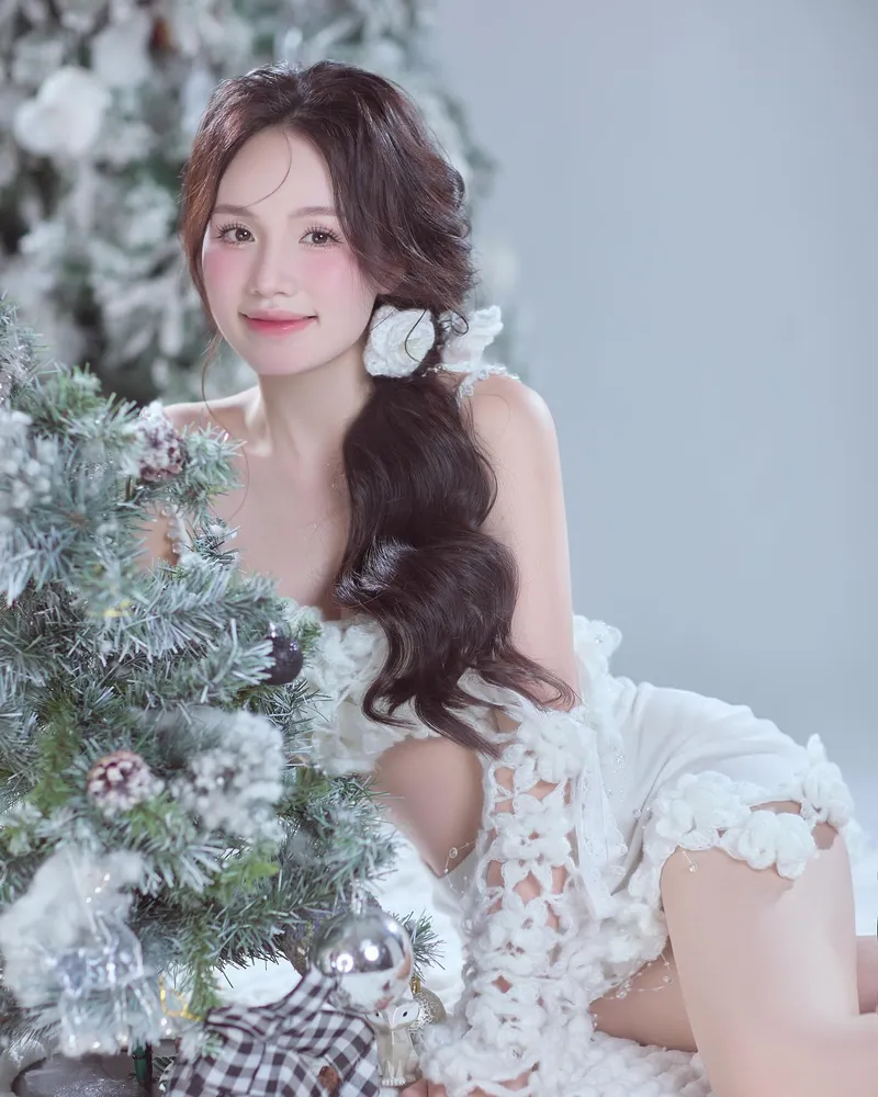 ảnh nude Thị Nhung gãy TV