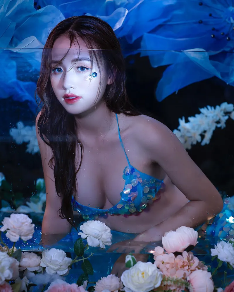 ảnh Thị Nhung sexy khoe ngực