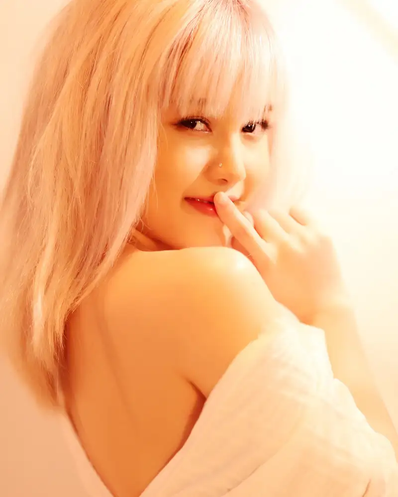 Thiều Bảo Trâm xinh đẹp dịu dàng khiến anh em say mê