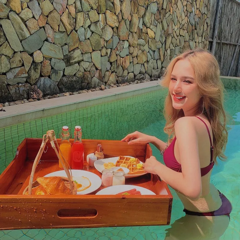 Dáng chuẩn siêu gợi dục gạ chịch các con dâm