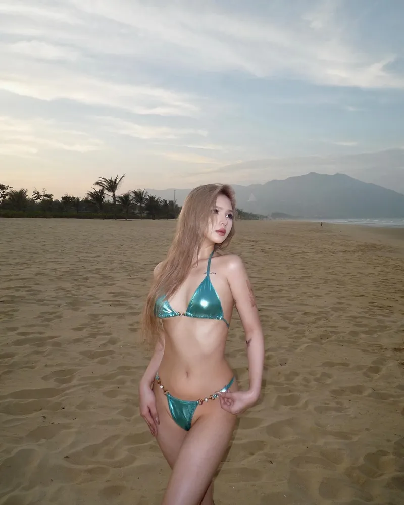 Xoài Non mà diện bikini thì đẹp miễn chê