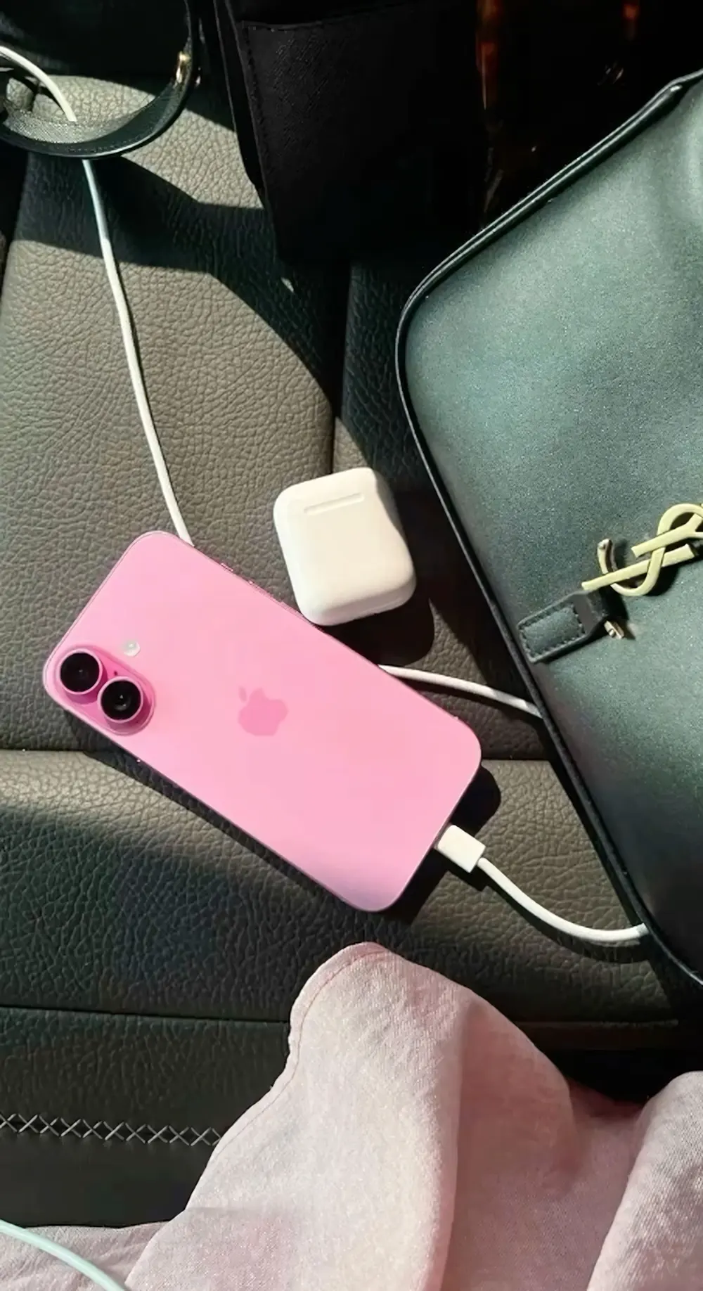 Hình nền iphone 16 - 11